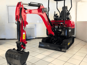 Mini-pelle HT20 en creusage sur chantier