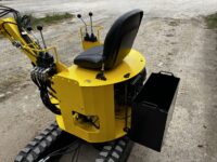 Mini-pelle Phoenix 400 – Compacte, puissante et polyvalente (9,5 cv ou 15 cv)