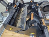 Mini Pelle Bobcat E27Z 2023 – Lot Complet avec Remorque & BRH