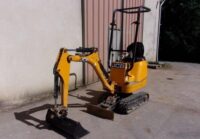Mini Pelle JCB 8008 – Ultra-Compacte 900 kg