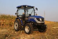 Tracteur Lovol M254C Cabine – 25 CV Compact et Polyvalent pour Agriculture et Espaces Verts