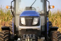 Tracteur Lovol M254C Cabine – 25 CV Compact et Polyvalent pour Agriculture et Espaces Verts