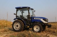 Tracteur Lovol M254C Cabine – 25 CV Compact et Polyvalent pour Agriculture et Espaces Verts