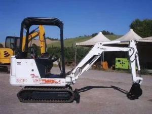 mini pelle bobcat 320 1 5 tonne sur chenilles