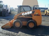 Case SR200 Chargeuse compacte J4 case sr200 chargeuse compacte sur pneus 2011 occasion