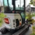mini pelle bobcat e20 zero tail swing en chantier urbain