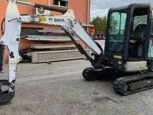 mini pelle bobcat e35 3 5 tonnes sur chenilles